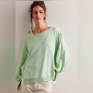 ▪️Free People Camden Pullover in Gossamer Green